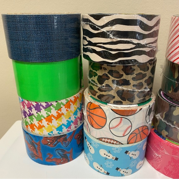 Duck Tape Craft Book + 16 rolls of duck tape - Picture 4 of 6